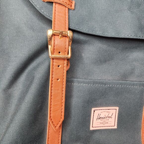 Herschel Supply Retreat Backpack 14L Mid Volume Forest Green Hiking Travel - Picture 3 of 10